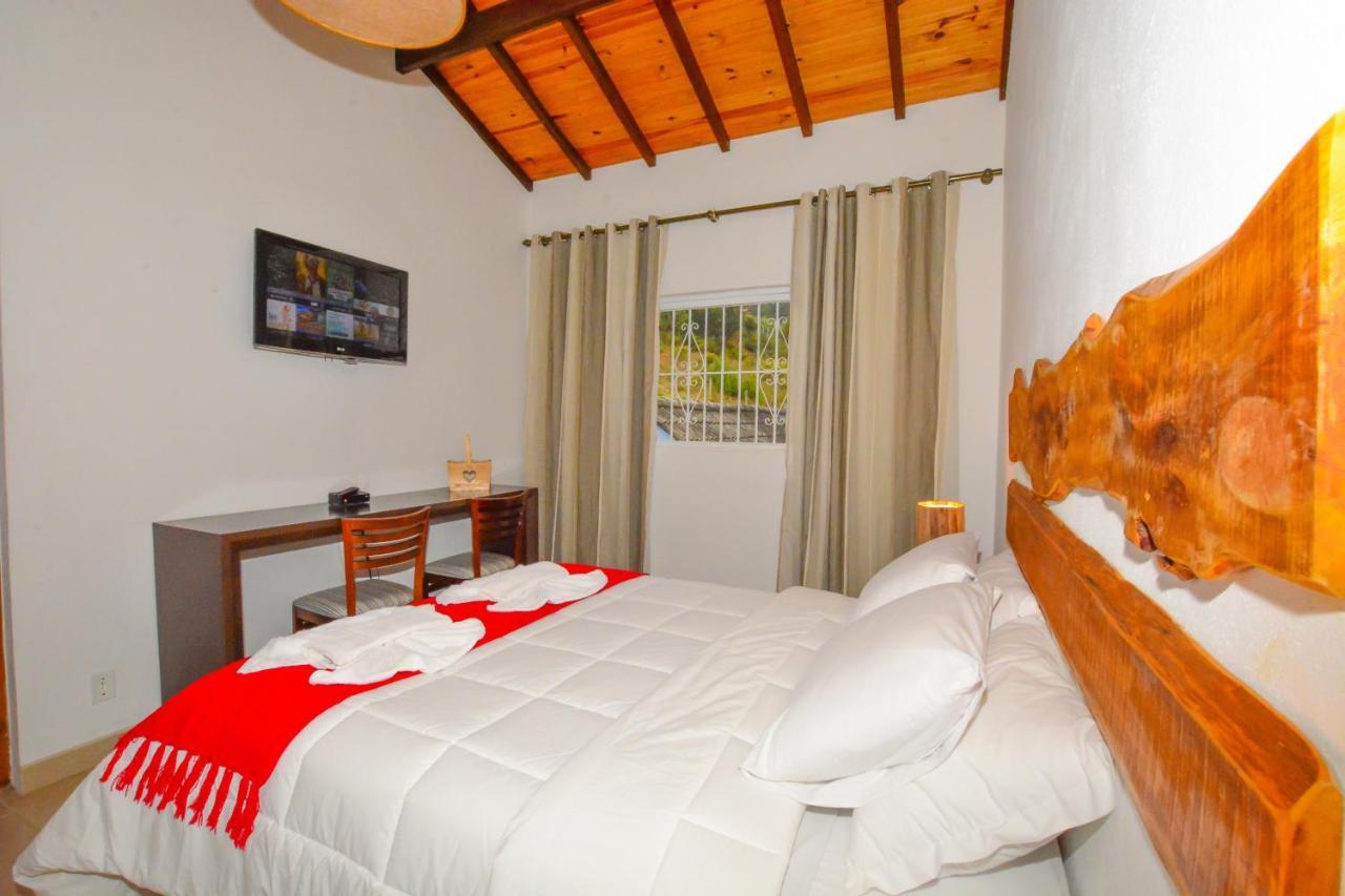 Maison Bleue Suites Monte Verde  Exteriör bild